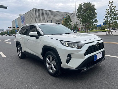 фото Toyota RAV4