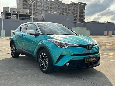фото Toyota C-HR